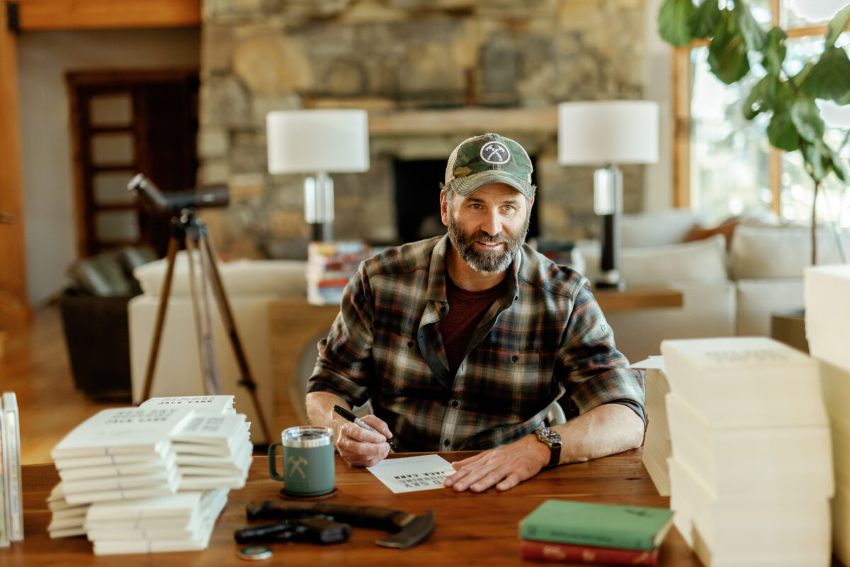 Jack-Carr-Signing-_NWKW-519-1200×800 Jack Carr - #1 New York Times Best Selling Author and Former Navy Seal